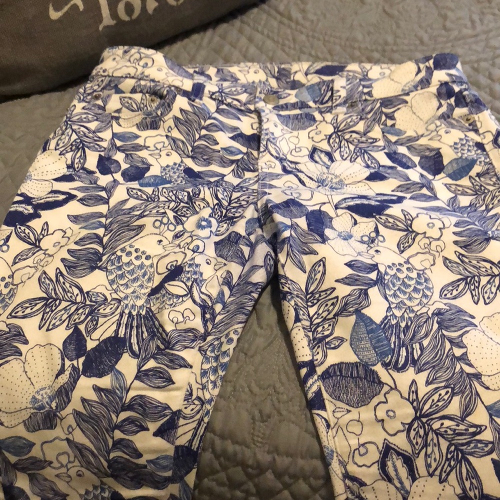 Vineyard Vines white Jeans with blue pattern